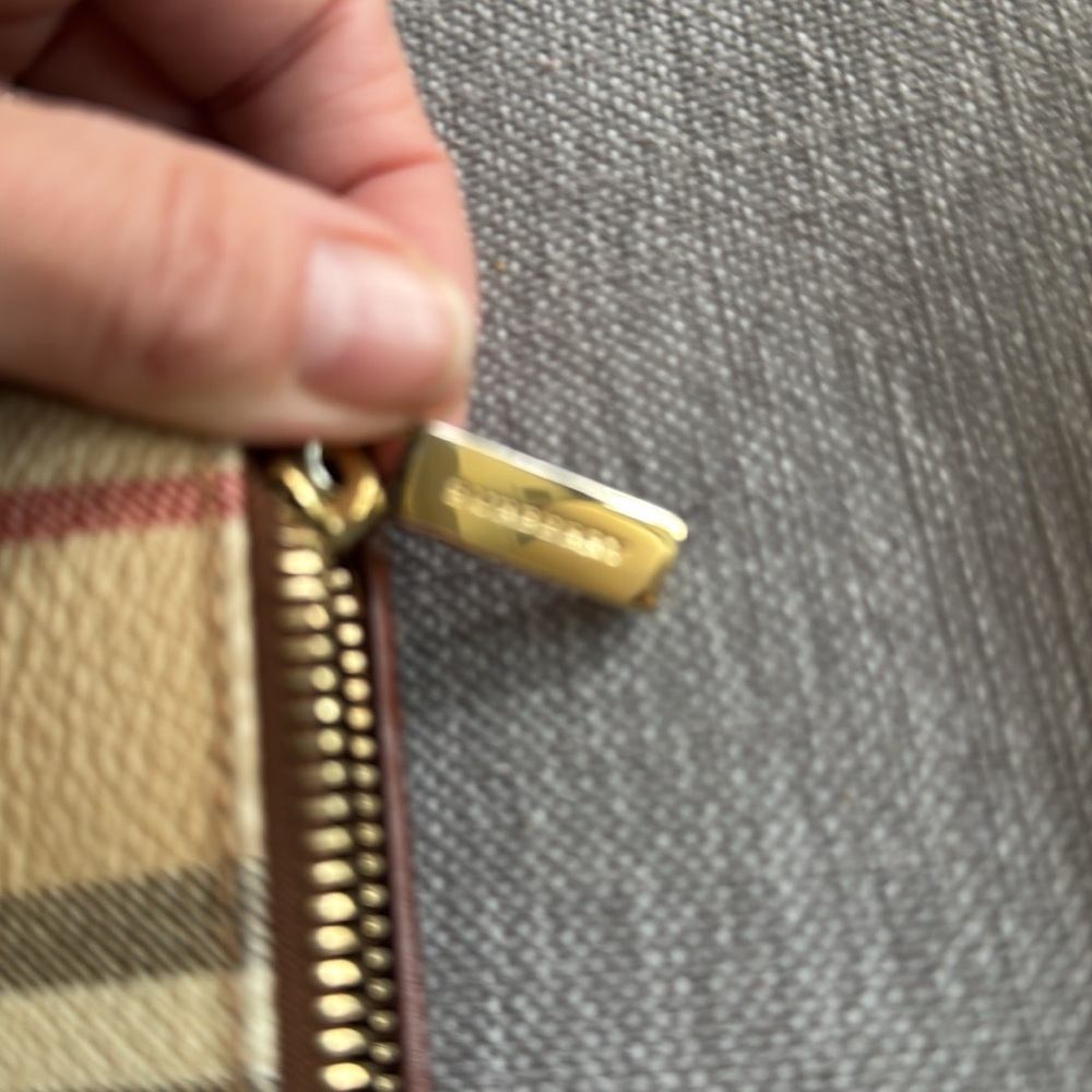 Burberry Authentic bag Beige and Black Plaid - Picture 3 of 8